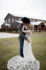 Whether you are looking for silly costume props for a birthday photo booth or props with a theme for a wedding photo booth, you will find perfect photo booth props here. Western Wedding Photos Cowboy Wedding Goals Country Wedding Photos Country Wedding Pictures Cowboy Wedding