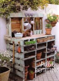 Arredare Il Giardino Con I Pallet 20 Idee Per Un Riciclo Creativo Paletten Garten Gartentisch Und Palettengarten