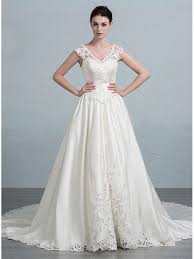 Ma non vuole rinunciare al nuovo! Abito Da Sposa Vintage In Raso Con Applicazioni Di Pizzo Macrame