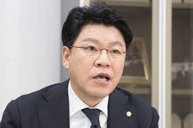 국민의 힘 장제원 아들이자 래퍼 노엘이 연인과 손깍지를 낀 인증샷을 올리며 럽스타그램을 선보였다. ì¥ì ì ê¹ì¢ì¸ì´ Mb æ´ ì¬ê³¼ ì íµì±ë ìì¼ë©´ì ë´ì¤ ëìë·ì»´