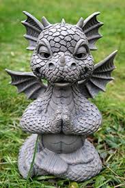 Susser Gartendrache Im Lotussitz Yoga Drache Figur Gartenfigur Amazon De Garten Gartenfiguren Babydrache Drachenfiguren