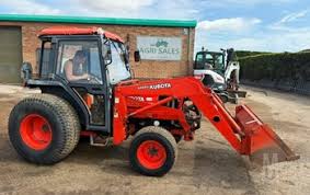 Kubota M108SHC Tractor