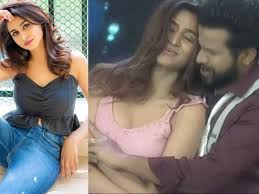 Hyper Aadi,Varshini: అమ్మాయిలను గెలకడమే హైపర్ ఆది పని.. షూటింగ్ టైమ్‌లో  అతను! షాకింగ్ విషయాలు రివీల్ చేసిన వర్షిణి - anchor varshini sounderajan  says about hyper aadi real ...