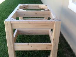 The legs are thin planks laid up to maximize strength while remaining sleek. Big Green Egg Xl Table Diy Phase 2 Paletes Moveis