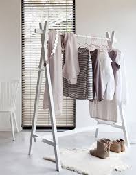 Opta Por Los Percheros Para Introducir Un Toque Muy Chic A Tus Espacios Lampslaapkamer Porte Manteaux Porte Manteau Diy Idees Pour La Maison