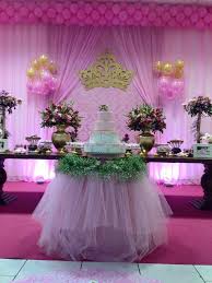 Caixa Forrada Com Papel De Seda Amassado Pin De Gisse Sofoifa Em Quince Anos Com Imagens Decoracao De Festa De Princesa Decoracao De Festa Provencal Festa Moranguinho Baby