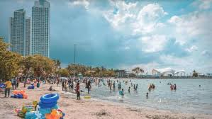 Pembatasan jam kunjungan ini hanya berlaku di pantai sepanjang kawasan symphony of the sea. Pengunjung Ancol Naik 15 Persen Saat Libur Lebaran 2019 Bisnis Liputan6 Com