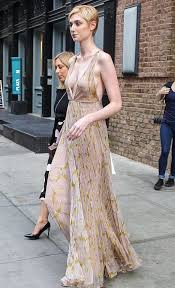 Maybe you would like to learn more about one of these? Elizabeth Debicki At Ziegfeld Theater In Nyc 04 03 ãƒ•ã‚¡ãƒƒã‚·ãƒ§ãƒ³ã‚¢ã‚¤ãƒ‡ã‚¢ ãƒ‰ãƒ¬ã‚¹ èƒŒãŒé«˜ã„å¥³æ€§