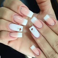 Diseños e ideas de uñas decoradas si estás pensando en llevar unas uñas decoradas perfectas todos los días, probablemente estés pensando en decantarte por las uñas acrílicas así que te recomendamos que sigas leyendo este artículo porque encontrarás muchas ideas para hacerte diseños de uñas increíbles. Unas Acrilicas Decoracion Sencilla Elegantes Unas Acrilicas