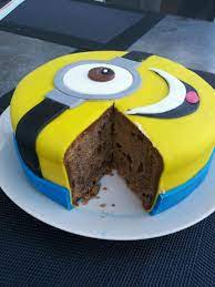 Sie können von der blechform bis hin zur tortenform. Minion Kuchen Sabrinas Backvergnugen