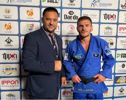 That same year, he won his first judo grand prix medal at senior level, winning a bronze medal in the hague. Judoinside Akil Gjakova Judoka