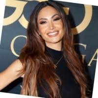 Shannon Koss's Instagram, Twitter & Facebook