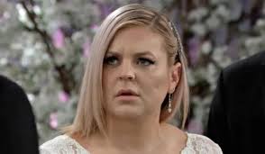 Met maisie Smith yesterday. Don't ask I'm not smiling properly haha. I only  found I was not smiling properly when I look at it back. But tbh she was in  a rush.