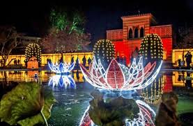 Profitieren sie von unserem günstigen girokonto und angeboten zur baufinanzierung. Christmas Garden In Der Wilhelma Die Lichter Show Kehrt Zuruck Stuttgart Stuttgarter Nachrichten