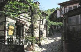 Όταν ο πιλότος κατέθετε στους αστυνομικούς για την «χαρούμενη οικογένειά. Genikos Toyristikos Odhgos Toy Nomoy Pierias Pieria Tourism