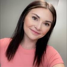 Lisa Ickes's Instagram, Twitter & Facebook