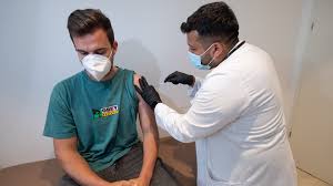 Wann man sich so fröhlich wiedersieht, steht leider in den sternen. Ab Nachster Woche Erstmals Genugend Impfstoff Fur Arztpraxen Tagesschau De