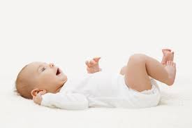 Cela peut aussi arriver aux jumeaux, ou quand l'enfant a un torticolis. Plagiocephalie Pourquoi Mon Bebe A T Il La Tete Plate Oppq