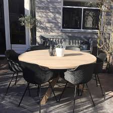 stylingtip een ronde tuintafel maakt je tuin extra gezellig tuintafels tafel tuin tuinstoelen