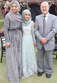 Gegar vaganza ialah sebuah rancangan televisyen realiti muzik malaysia terbitan astro yang menyaksikan penyanyi profesional lama atau berpengalaman dalam industri muzik di malaysia bersaing dalam satu pertandingan nyanyian. Rayan And Khodr Wedding Party Outfits Wedding Dresses Designer Wedding Dresses