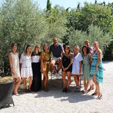 Une Bien Jolie Brochette Aupres De Monsieur Bronzini Pour Une Journee Sous Le Signe De La Beaute Et De La Gastronomie Instagram Instagram Posts Couple Photos