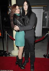 See scene descriptions, listen to previews, download & stream cage has been nominated for nume.more. Nicolas Cage S Son Weston And Wife Nikki Williams Officially Divorce And She Keeps Her Wedding Ring Daily Mail Online