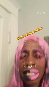 Golden Platinum Nefertiti Makeup Look