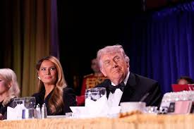 “특검 죽어서 기쁘다”던 트럼프...‘과부 멜라니아’ 농담엔 발끈