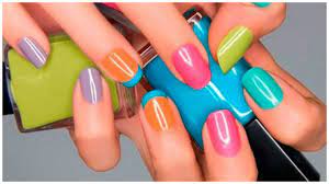 Hermosos diseños para pintarse las uñas de los pies february 2, 2016 2 comments 92,383 views es muy agradable lucir las uñas de los pies pintados, estás pueden hacer juego con la ropa que lleva o con el color de las sandalias. Colores De Unas Para Morenas Totalmente Hermosos Soy Moda