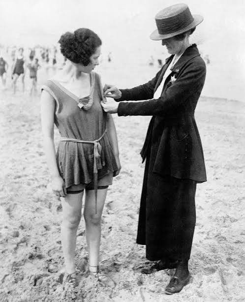 1921 sees a Police Woman measuring parts of a Lady's Swim Suit for Legality : r/TheWayWeWere