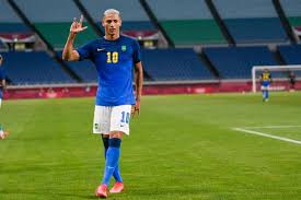 Com muito sofrimento, a equipe canarinha cedeu o empate à arábia saudita, mas encontrou os gols da vitória nos minutos finais. Ahlzknoybgbgqm