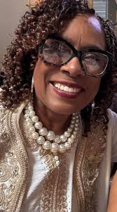 I easily fell in love with California and I love living here. This place is  beautiful the people are more beautiful. . So many of you have reached out  to see if