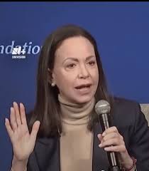 En su visita a Washington, María Corina Machado debió visitar a Maduro en  la prisión. No para decirle que se siente ser un preso, y además un  torturado, sino para pedirle colaborar