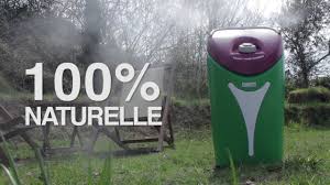 Si votre jardin ne dispose pas d'autre source d'eau, le moustique sera attiré par le piège pondoir. Appareil Exterieur Anti Moustiques Tigres Dans Le Jardin Youtube