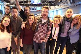 Bienvenue sur la page officielle de fun radio belgique ! Video L Equipe De Bruno Dans La Radio Abandonne Elliot En Direct