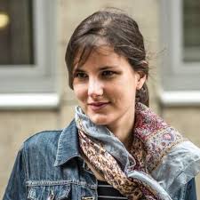 Lise Charles : "J'écris pour simplifier le réel"