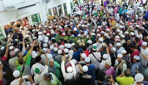 Abu hassan was the younger brother of former pas spiritual leader, datuk dr haron din, who died in the united states in september 2016 and ustaz ishak din, who died. Ustaz Abu Hassan Din Meninggal Abu Hassan Din Meninggal Dunia Youtube Tokoh Agamawan Negara Dan Pendakwah Terkenal Datuk Seri Abu Hassan Din Al Hafiz 73 Disahkan Meninggal Dunia Awal Pagi Tadi Git