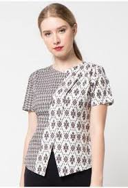 Baju batik terbaru dengan model simple corak yang cantik.baju2 batik ini bisa di order selama persediaan masih ada. 68 Ide Baju Batik Di 2021 Batik Pakaian Wanita Model Pakaian