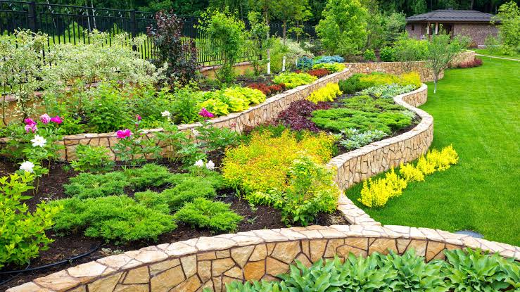 The Complete Guide to Outdoor Garden Decor - Lesera