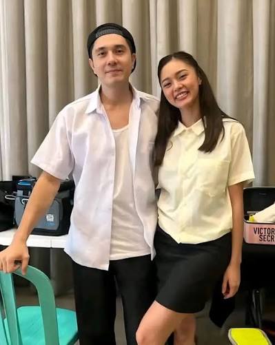 Kim Chiu & Paulo Avelino are better off just working together!! Their  chemistry is on fire on screen 🔥 but they better keep it that way. Kim  better keep her relationship with