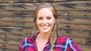 A Minute With Mina Starsiak Hawk Mina Starsiak Good Bones Mina Good Bones