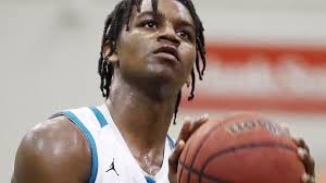 Hall of Fame dad Edgerrin James backs son's basketball path