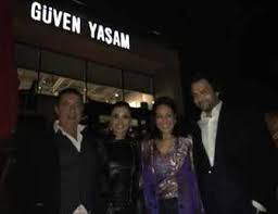Hande fırat ile uzun zamandır ilişki yaşayan murat özvardar dün muradına erdi. Hande Firat Ve Murat Ozvardar A Yarinki Dugun Icin Mini Parti Ucankus
