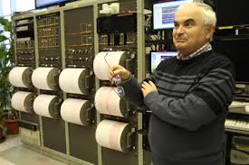 Check spelling or type a new query. Cel Mai Vechi Angajat Al Institutul De Fizica A Pamantului M Am Aruncat Pe Geam In 77 Apoi M Am Angajat Aici Ca Era La Moda