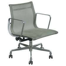 More Herman Miller Chairs National Office Interiors And Liquidators Mid Century Modern Chair Side Chairs Living Room Accent Chairs For Living Room