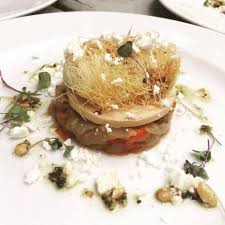 Otra de las formas para aportarle a tu día la exclusividad y categoría que buscas, es contratar chefs de alta cocina para tu banquete. Pin En Aniversarios