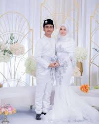 Azizi was in second briefly till a mistake in the last lap dropped him to fourth. Vanilla Kismis Elvina Selamat Jadi Datin Muda Lepas Facebook