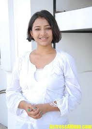 Shweta basu prasad has emerged stronger than ever after being dragged into a prostitution scandal and her spirit remained unbroken. South Indian Actress Shweta Basu In White Dress Jeans Actress Album