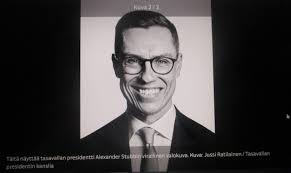 Presidentti Stubb tietää, että solmion solmun kuuluu olla vinossa