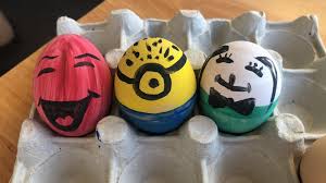 Sa stai la gatit devine o placere, te poti distra pe cinste facand pe bucatarul sa pui. Jocuri Pentru Copii Mari Si Mici Metode De A Decora Ouale De Pasti